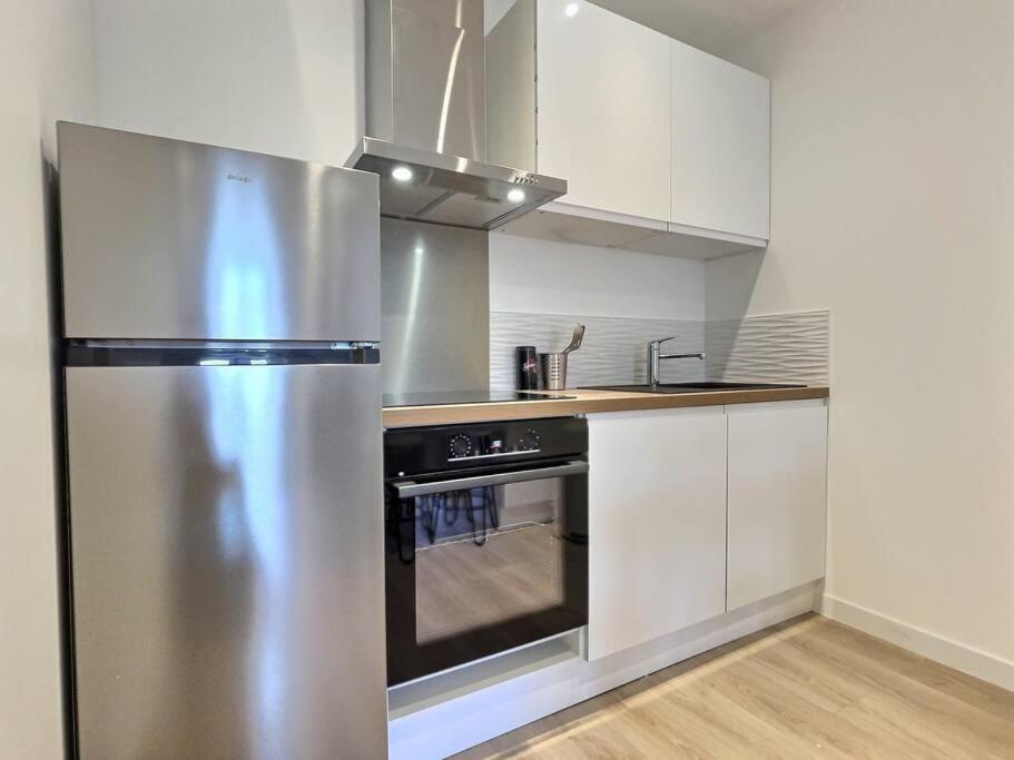 Le Victor Hugo, L'Appartement Valentinois Valence  Bagian luar foto